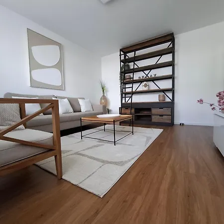 아파트 Charmante In *